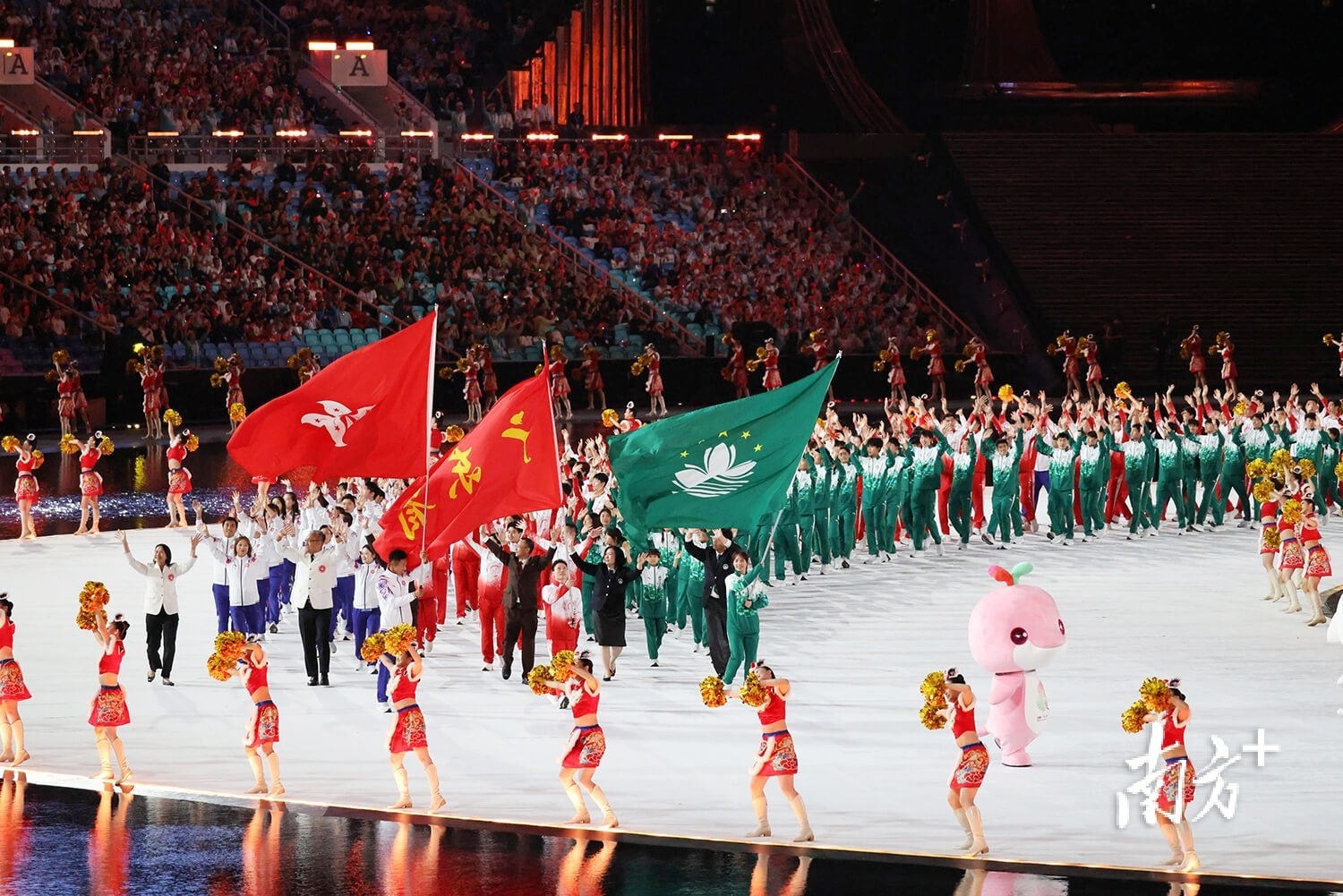 滕哈格：球员转会很正常，但最好别在一个转会窗放走四五人